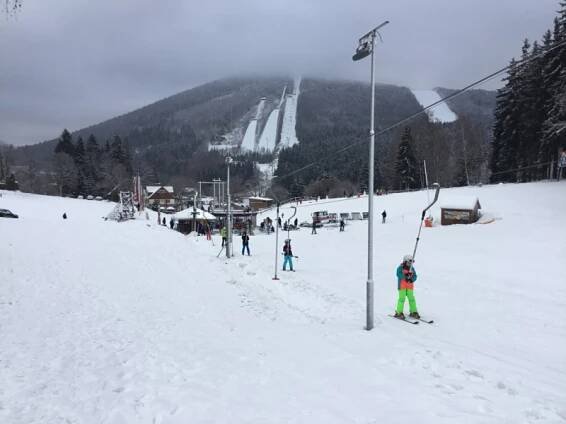 Lyžování Harrachov | Sjezdovka pro děti a lyžaře začátečníky