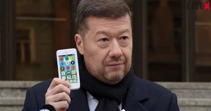Jana Bendová: Ukrajinské vlajky pryč! Okamura vlastenčí, stát protiprávně šmíruje v našich mobilech