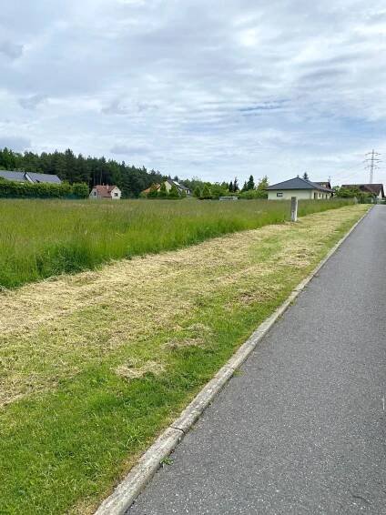 Prodej stavebního pozemku 1058 m², Zahradní, Hvozdná