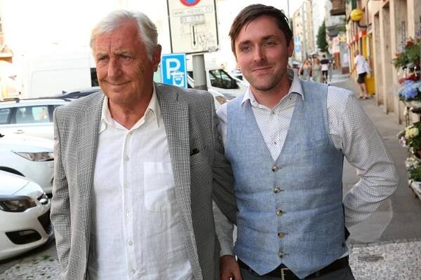 Karel Heřmánek mladší poslal otci do nebe dojemný vzkaz, obsahoval jen dvě slova, ale rozpláče vás