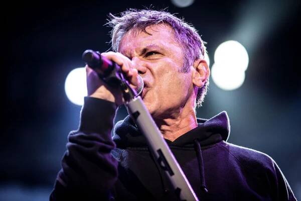 Bruce Dickinson en concert avec Iron Maiden en juillet 2016