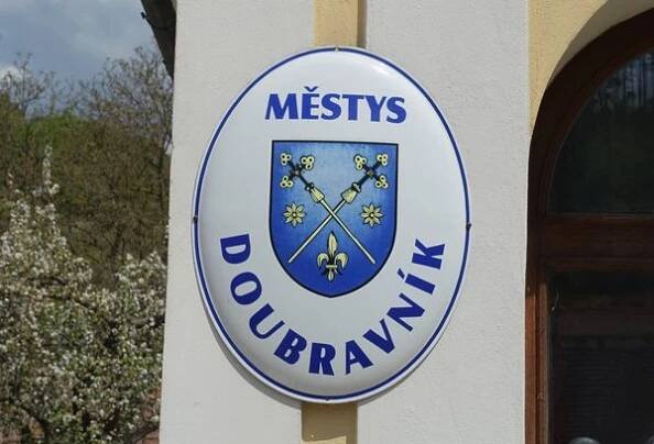 Doubravník - úrad městyse foto 2