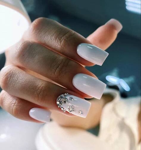 White Nails Acrylic 16 Ideas: Embrace the Timeless Elegance