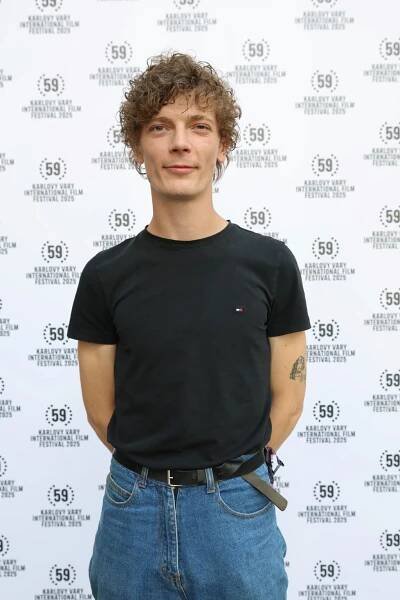 Herecký chameleon Petr Uhlík: Z vraha Hojera atletkou, co se stala mužem!