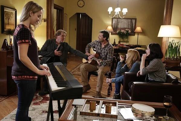 The Black Box, from left: Siobhan Williams, David Rasche, David Chisum, Kelly Reilly, Laura Fraser, 'Sing Like Me', Season 1, Ep. #9, 07/03/2014, ©ABC
