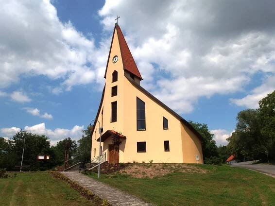 Soubor:Zámrsky, kaple sv. Václava.jpg – Wikipedie