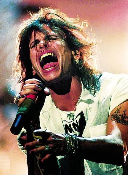 Steven Tyler z Aerosmith čelí obvinění: V 16 mě zneužil!
