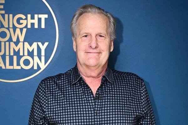 Jeff Daniels poses backstage at The Tonight Show on Tuesday, January 14, 2025 