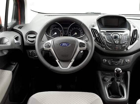Ford Tourneo Courier: Podrobné specifikace vozidel & Interaktivní nástroj pro srovnání