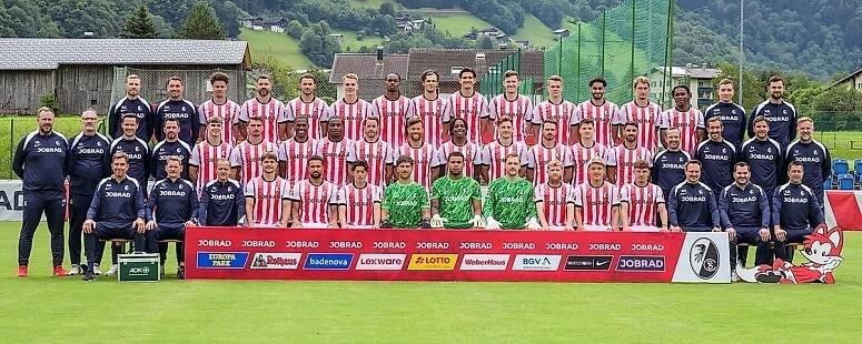 Mannschaftsfoto SC Freiburg Saison 2025 / 2026