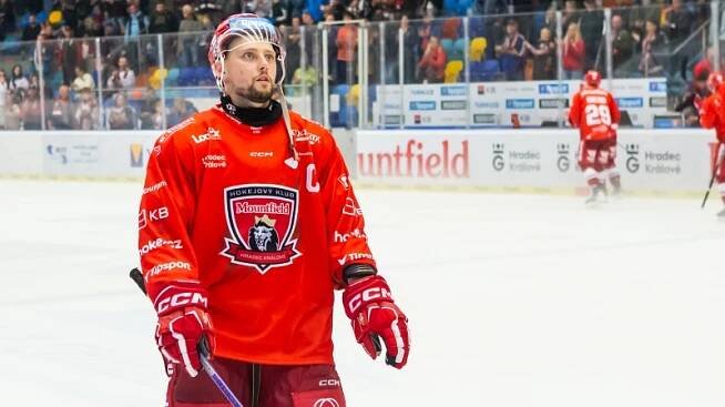Kapitán zůstává! V Hradci Králové prodloužil až do roku 2028