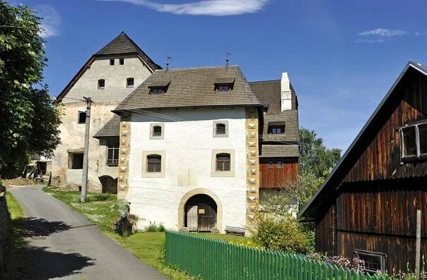 Tvrz Drslavice na Prachaticku