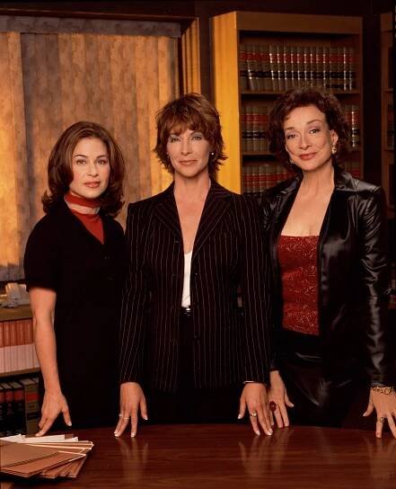 Rodinné právo - Promo - Julie Warner, Kathleen Quinlan, Dixie Carter