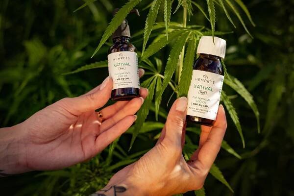 Olejki CBD dla psa - Sklep Hempets - karmy uzupełniające dla zwierząt