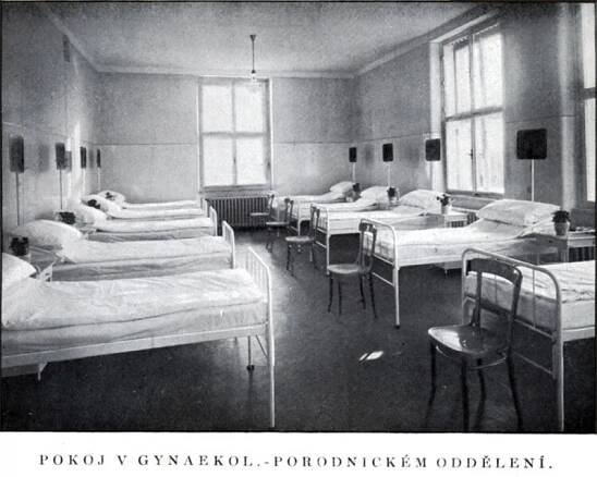Historie | Fakultní nemocnice Hradec Králové