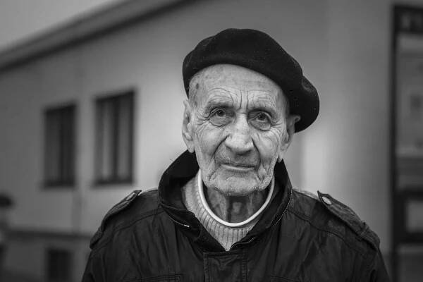 Zemřel František Suchý, který ukrýval popel Mašína i Horákové. Komunisté ho léta věznili