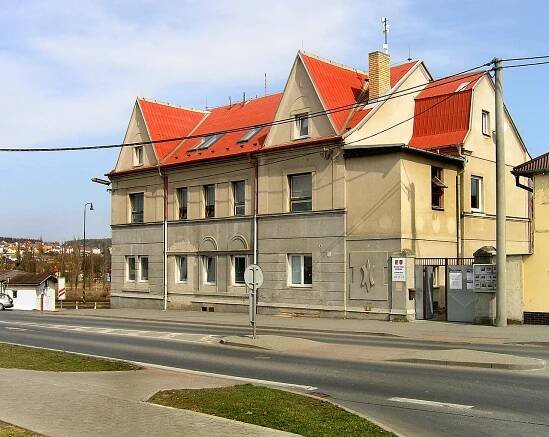 Soubor:Třemošná, town hall.jpg – Wikipedie