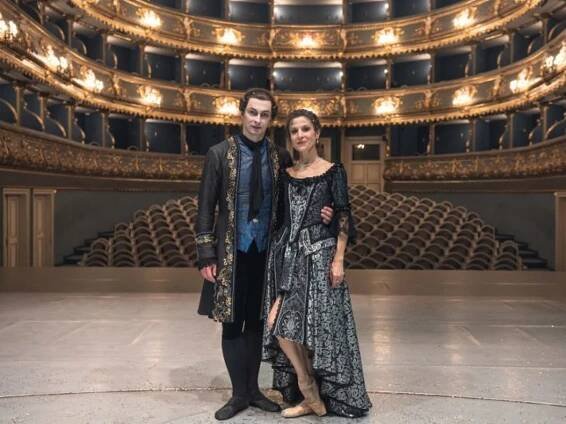 Alexandre Katsapov & Tereza Podařilová: „Divadlem žijeme dál“ / „Užili jsme si to, nebrečíme“