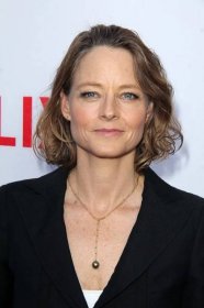 15 celebrities that are deaf or hard of hearing: Jodie Foster