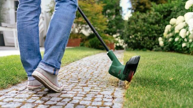 BOSCH EasyGrassCut 18V-26