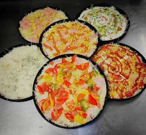 Přijďte si pro pizzu do krabice: výběr z více druhů, pro 1-4 osoby