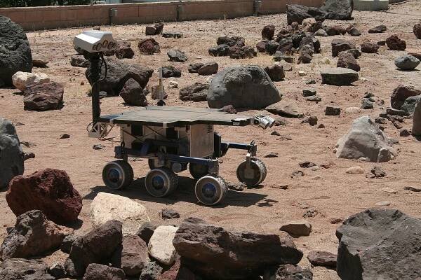 File:Sojourner at JPL Mars Yard 01.jpg
