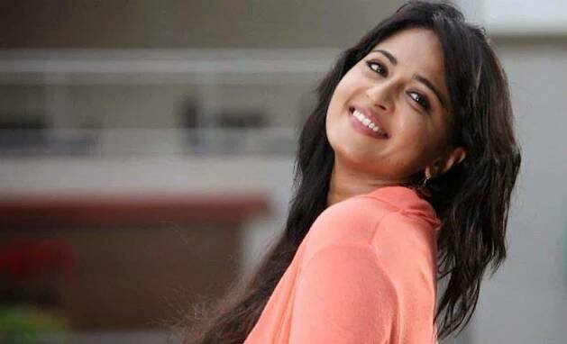 Anushka Photos Wallpaper
