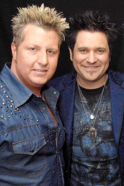 Gary LeVox and Jay DeMarcus at the 2007 CMT Music Awards.