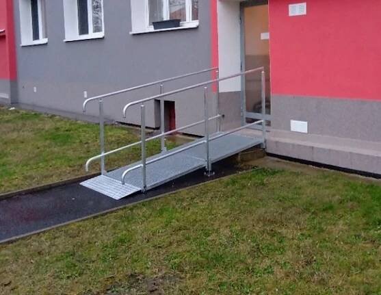 Roštová rampa - rampa pro invalidy a seniory (s úhradou