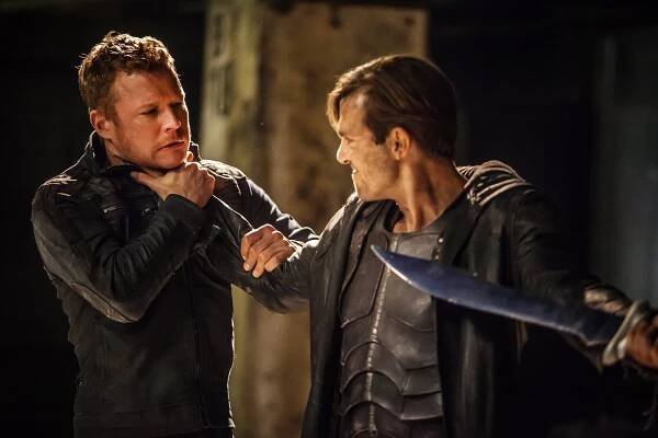 Dominion - Son of the Fallen - Z filmu - Christopher Egan, Carl Beukes