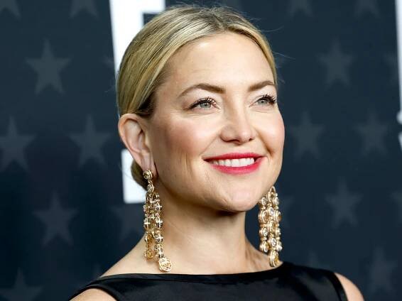 Kate Hudson Wore a 3D Chrome-Glass French Manicure—See Photos