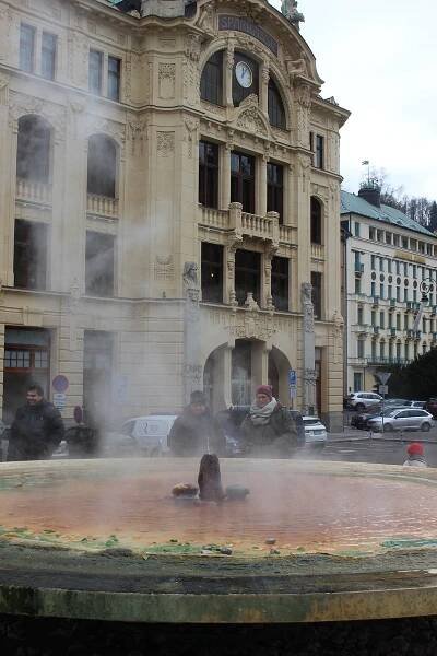 FOTO, VIDEO: Vřídlo je pacient za miliony