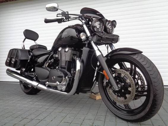 Triumph Thunderbird 1700 Storm. 2016. (2016), 279.000 Kč