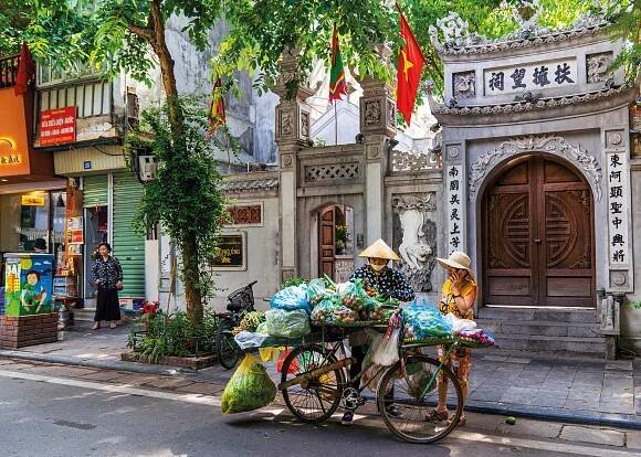 9 mouthwatering foodie trips around the world to book now