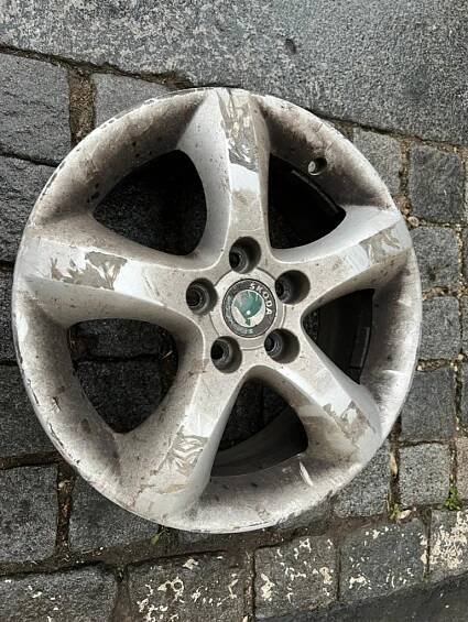 ALU disky Škoda 6Jx15 H2 ET 43 - sada 4 ks