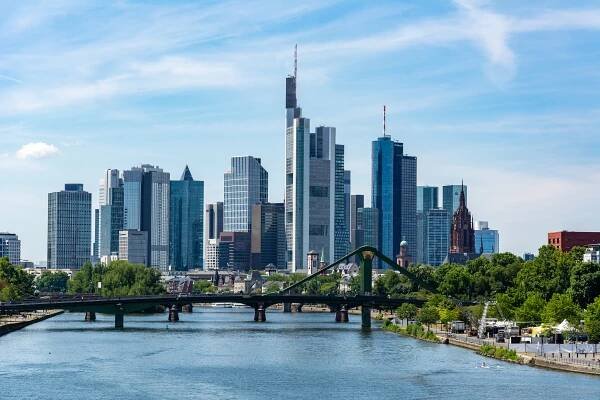 Frankfurt: Financial hub with many facets