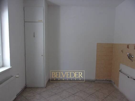 Pronájem bytu 1+1 50 m², Benešovo náměstí, Teplice