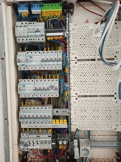 Elektroinstalace Říha | Řešení pro domácnosti i firmy