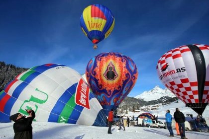 VIDEO: Z pod Chřibů balonem až nad vrcholky Alp