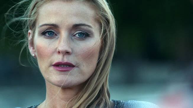 Nebezpečná lekce - Z filmu - Louise Lombard