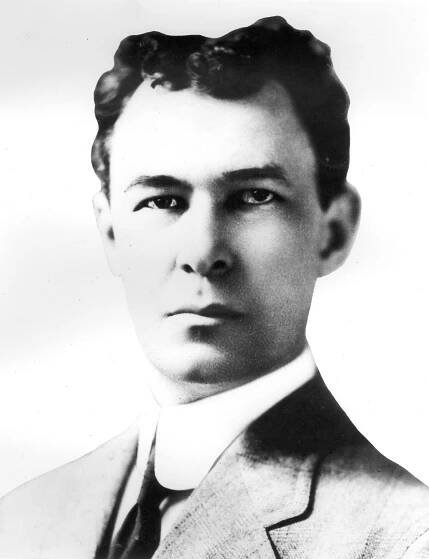 Stanley Finch (Full Portrait)