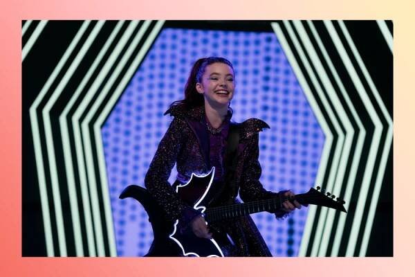 still from 'vampirina'