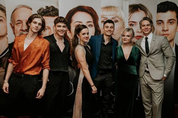 Premiéra filmu v Divadle P. O. Hviezdoslava v Bratislavě 23. 6. 2023 - Maxim Rozenberg, Jakub Féher, Tomáš Magát, Miriam Fulmeková, Adam Herich - Dokonalosť sama - Z akcí