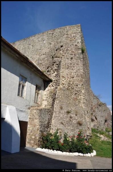Hrad Levice – Levický hrad / hrady-zriceniny.cz