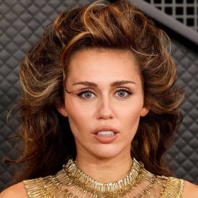 Grammys 2024: Miley Cyrus Recreates Old Meme on Red Carpet