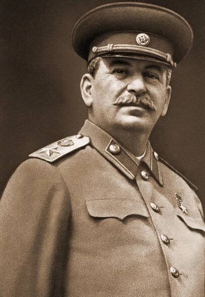 Josif Vissarionovič Stalin (Džugašvili, 21.12.1879 v Gori v Gruzii ─ 5.3.1953 Moskevská oblast SSSR) byl ruský revolucionář, sovětský politický, státní, vojenský a stranický funkcionář. Od 3.4.1922 do 10.2.1934 generální tajemník, poté tajemník Všesvaz. kom. strany. Maršál Sovětského svazu, lidový komisař obrany SSSR (od 19. července 1941) a předseda Státního výboru obrany SSSR. ▬ Přezdívku "Stalin" si vzal v roce 1912. Po Leninově smrti se Stalin stal vítězem vnitrostranického boje až v roce 1930. V letech 1928-1929 se stal iniciátorem přechodu nové ekonomické politiky (NEP) na kurs industrializace, kolektivizace a budování plánované ekonomiky, aktivuje politiku kulturní revoluce. Stalin během Velké vlastenecké války vykonával přímé strategické vedení sovětských ozbrojených sil. Na konci Stalinovy vlády se SSSR stal velmocí.