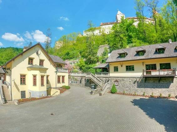 Parkoviště - Křivoklát - foto 21