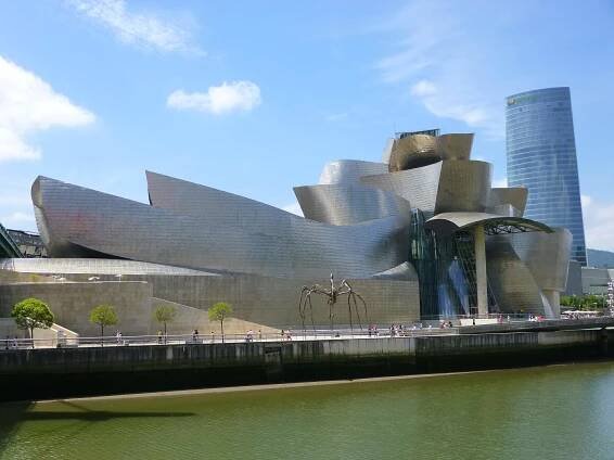 Soubor:Bilbao - Guggenheim 43.jpg – Wikipedie