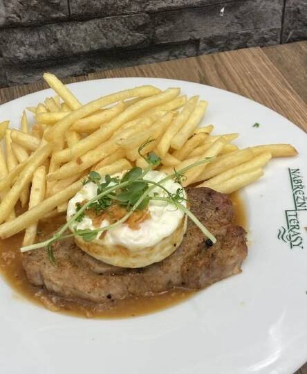 Nábřežní terasy v Žďáru nad Sázavou, obědy, obědové menu, polední menu a meníčka | Meníčka.cz