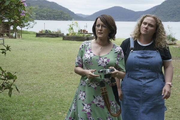 Susan Prior, Danielle Macdonald - The Last Anniversary - Episode 1 - Z filmu